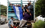 [ẢNH] Người di cư Honduras chạy trốn đói nghèo, ầm ầm đổ về biên giới Mỹ